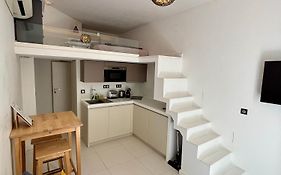 Studio A Louer Au Coeur Du Carre Dor A Nice, Rue Dalpozzo A 150 Metres Des Plages
